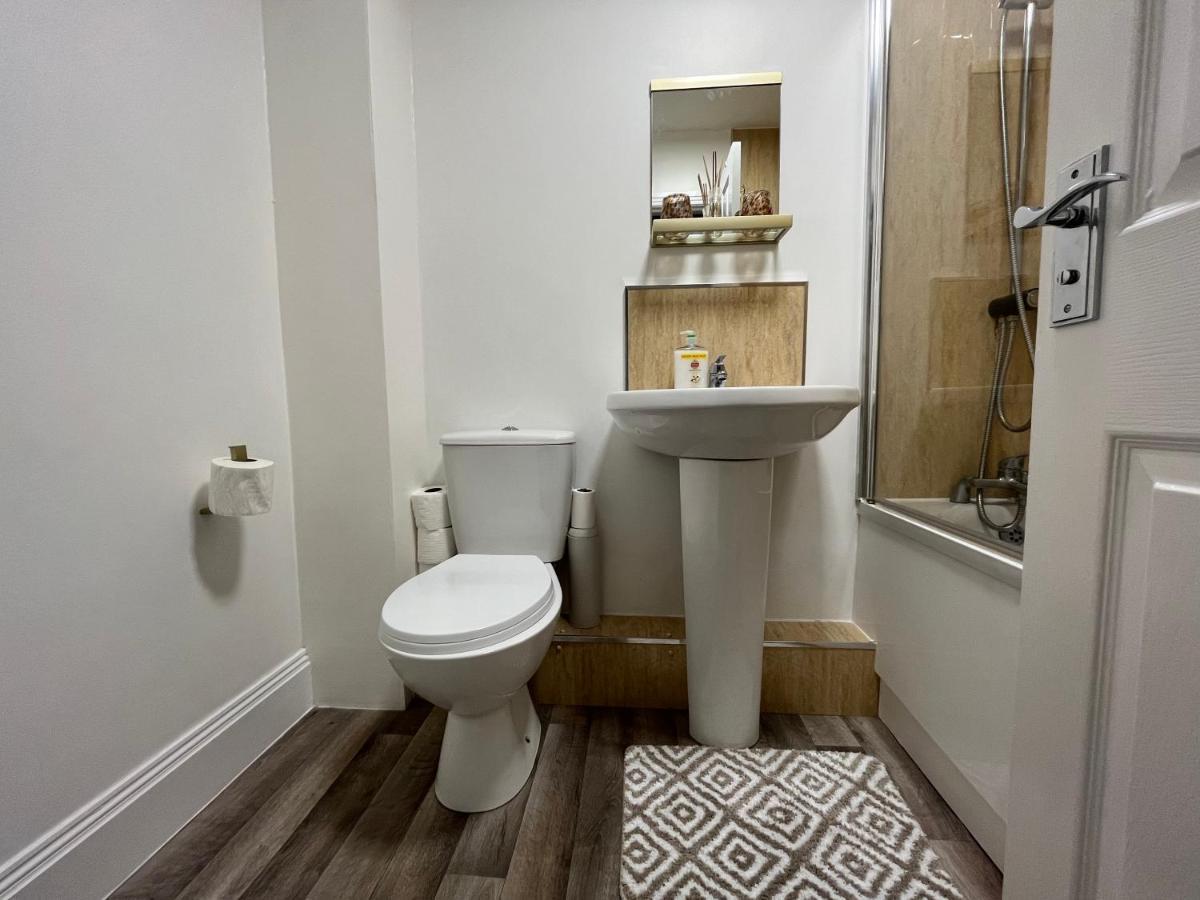 York Centre 2 Bedroom Renovated Flat, 8 Escrick Street エクステリア 写真